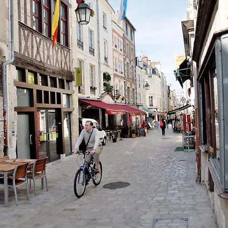Porte Bourgogne Orleans Exterior photo