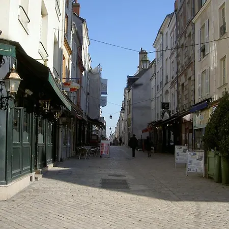 Porte Bourgogne Orleans Exterior photo